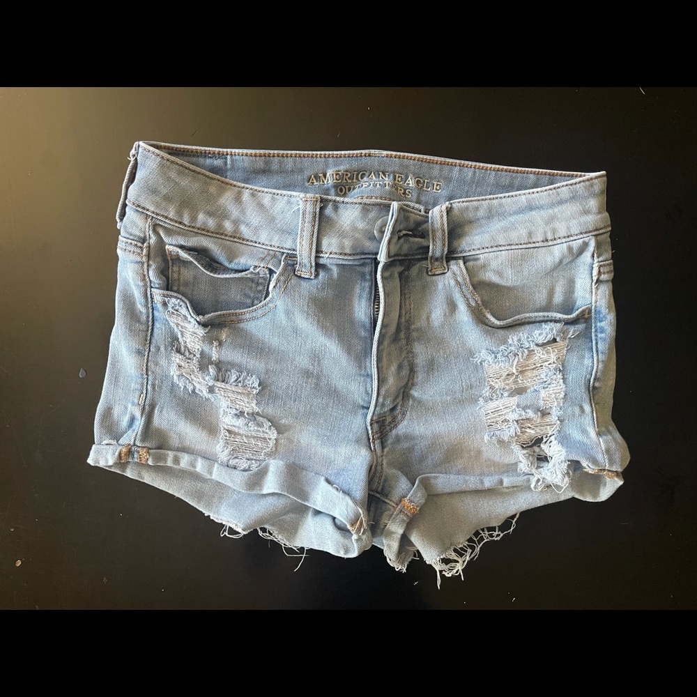 American Eagle Distressed Cheekie Short